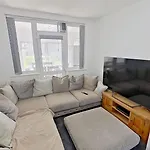 Stylish 3-Bed House Nec-Jlr-Airport-Hs2-Driveway