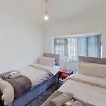 Stylish 3-Bed House Nec-Jlr-Airport-Hs2-Driveway