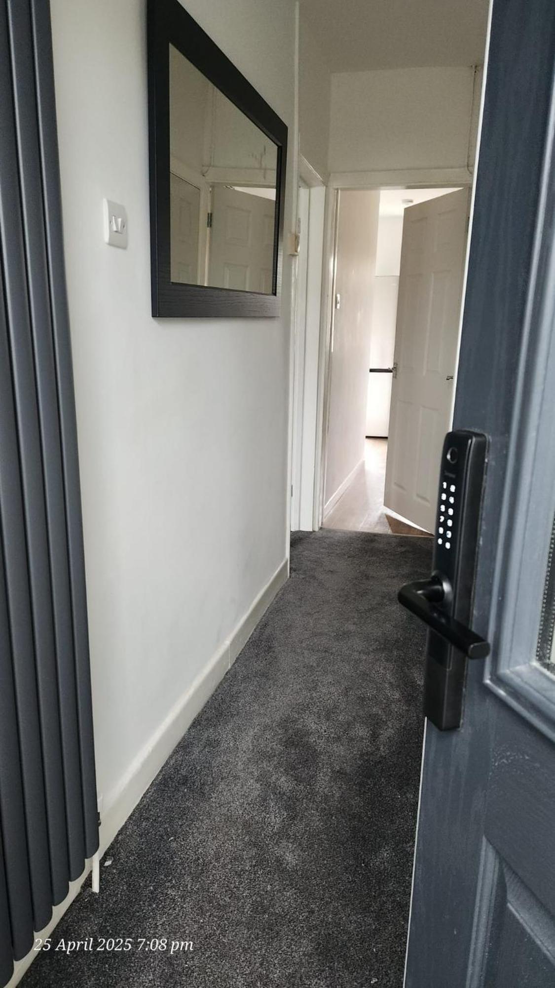 Stylish 3-bed House Nec-jlr-airport-hs2-driveway Holiday home *