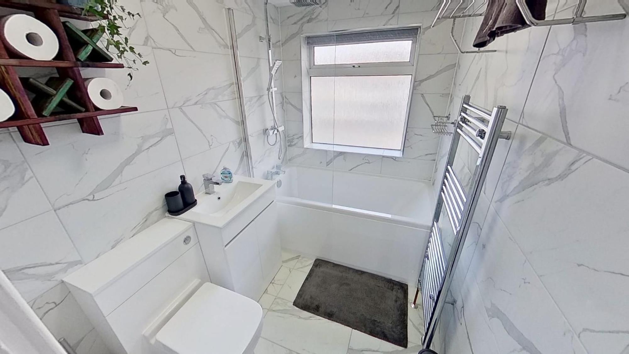 Stylish 3-bed House Nec-jlr-airport-hs2-driveway Birmingham