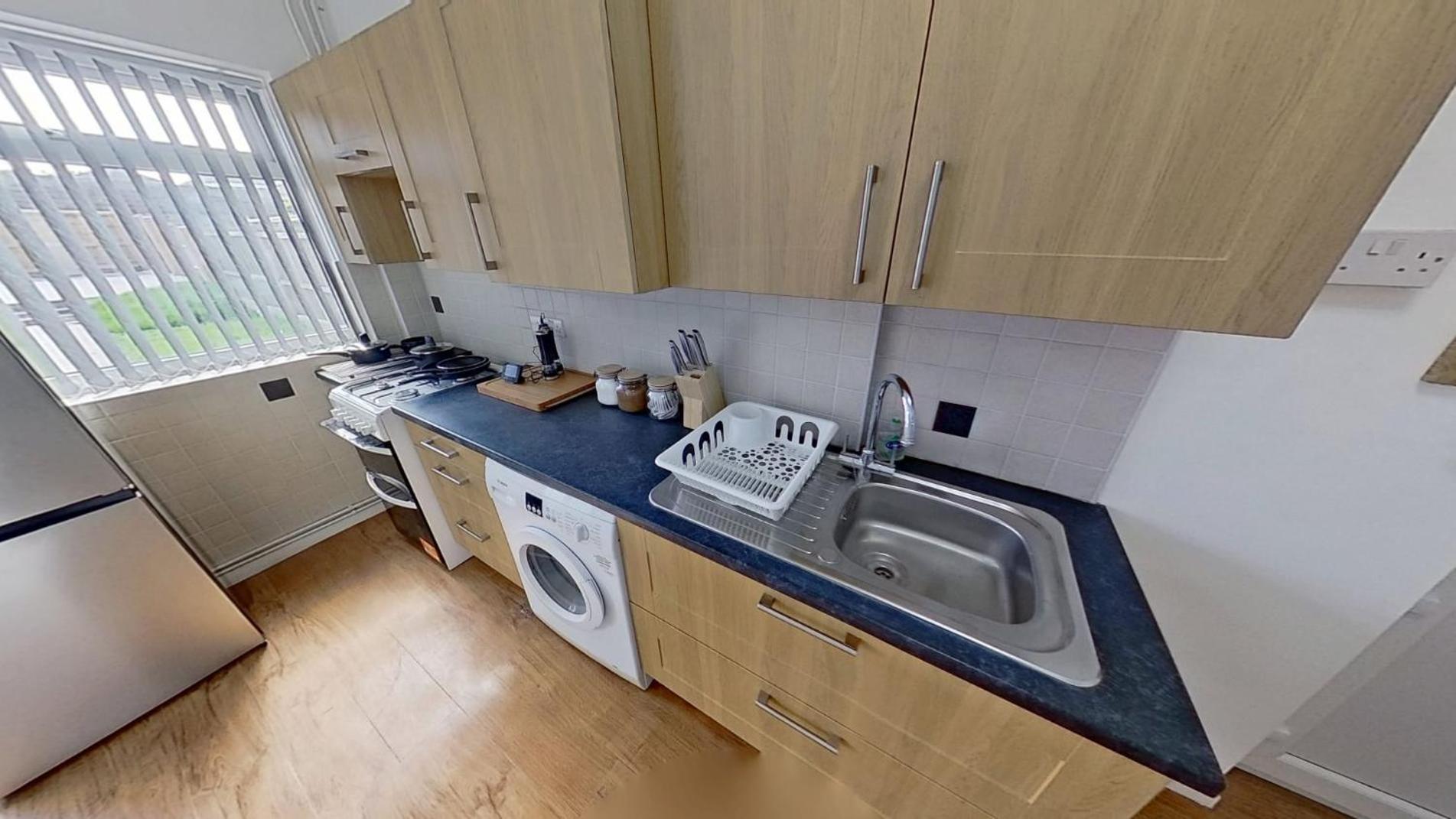 Holiday home Stylish 3-bed House Nec-jlr-airport-hs2-driveway