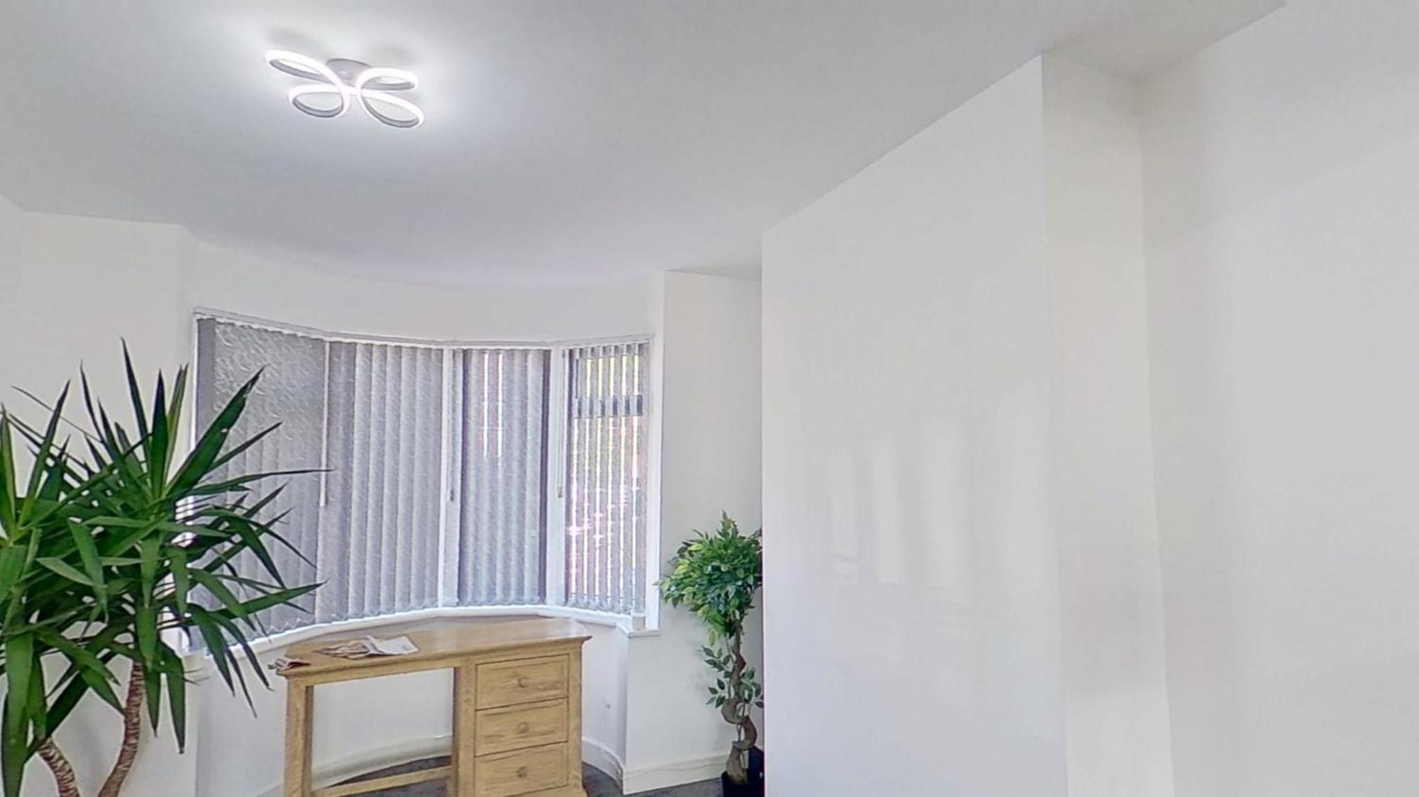 Stylish 3-bed House Nec-jlr-airport-hs2-driveway Holiday home *
