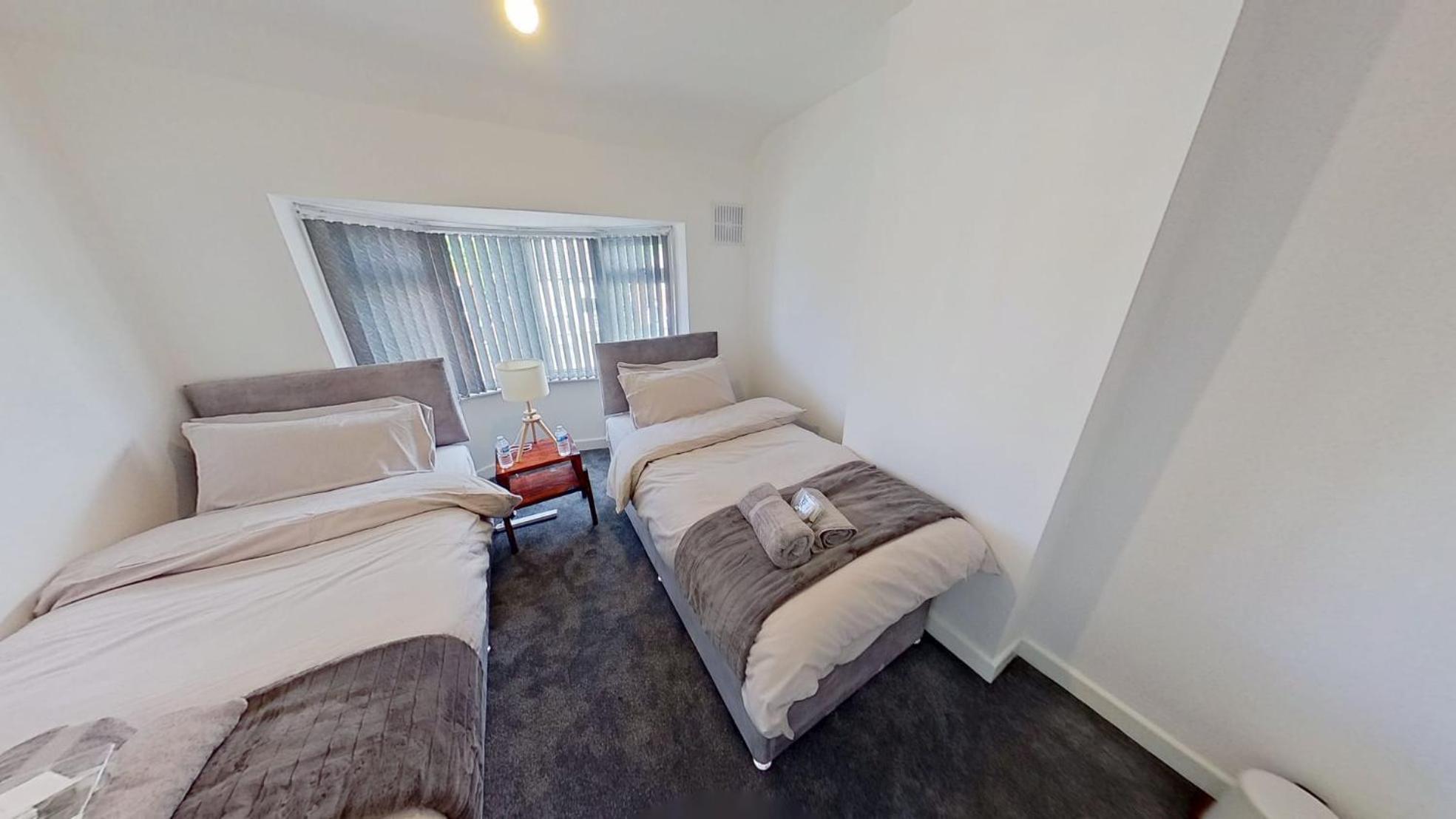 Holiday home Stylish 3-bed House Nec-jlr-airport-hs2-driveway Birmingham